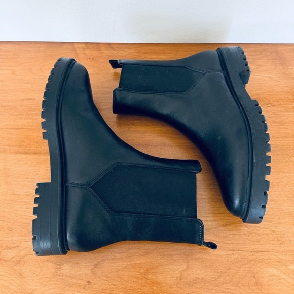 New • Banana Republic • Italian Leather Tall Chelsea Boots in Black - Picture 4 of 10
